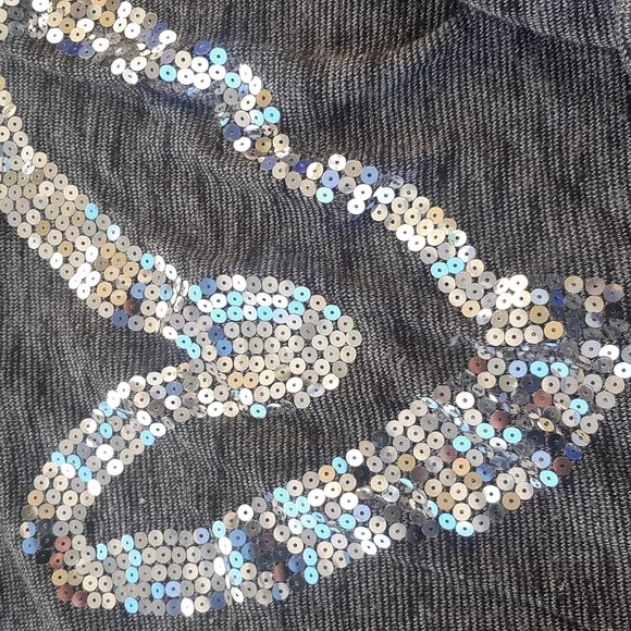 Forever 21 Sequined Heart 3/4 Sleeve Shirt - Picture 3 of 8